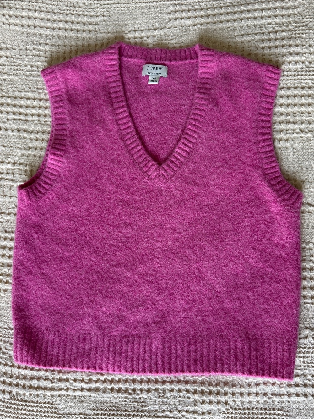 J. Crew Size XS Pink Extra-Soft Wool Blend V-Neck Sweater Vest